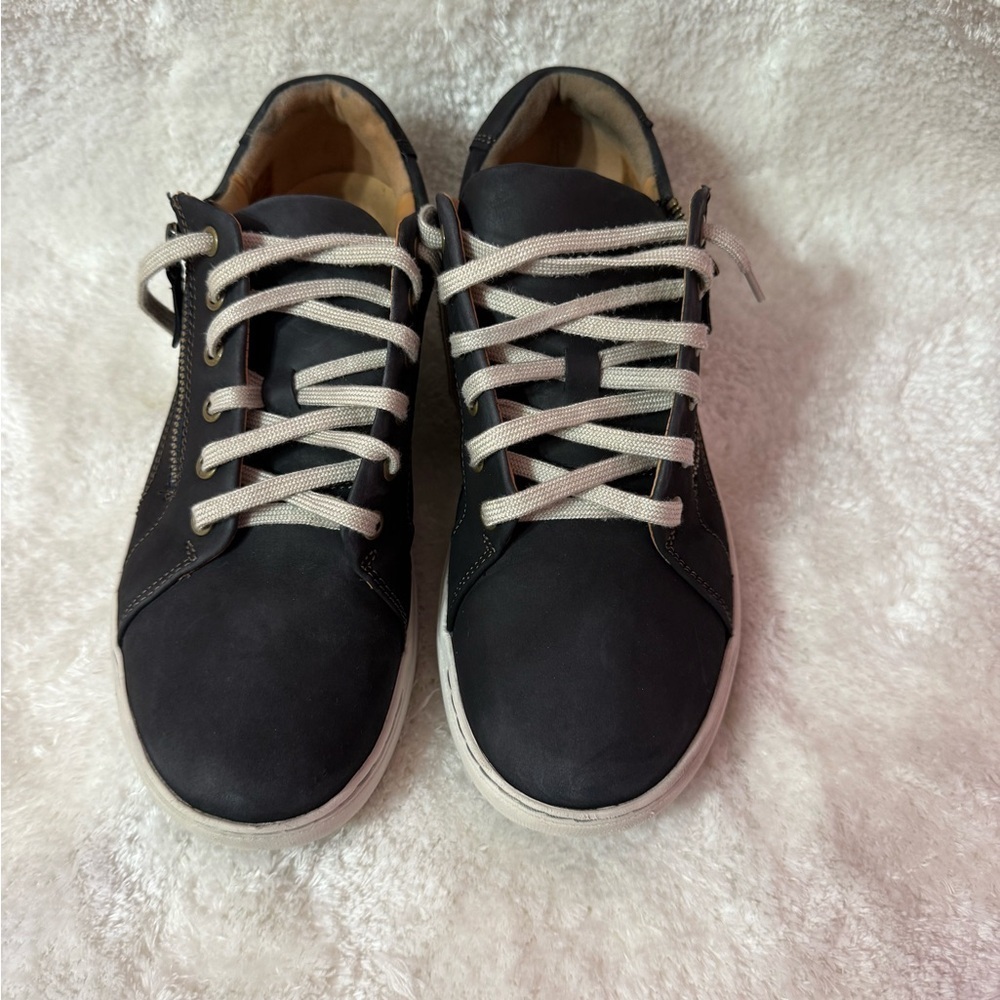 Clarks Women's Nalle Lace Sneaker Navy Nubuck Size 12m